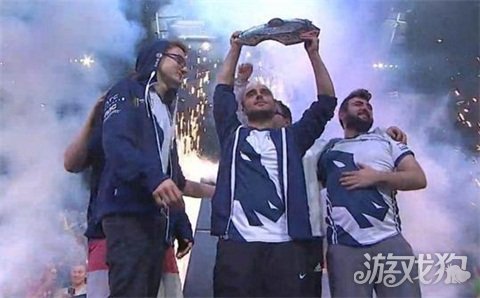 初期就因为 初期就因为