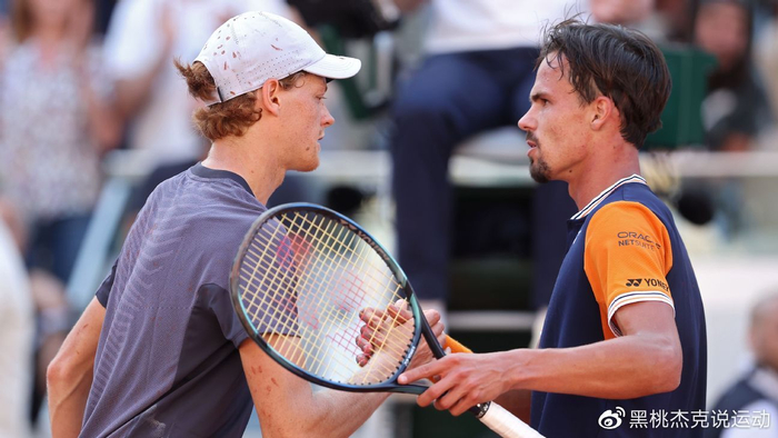 露了过度依 露了过度依