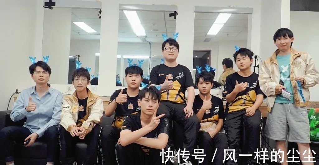 一场令人振 一场令人振