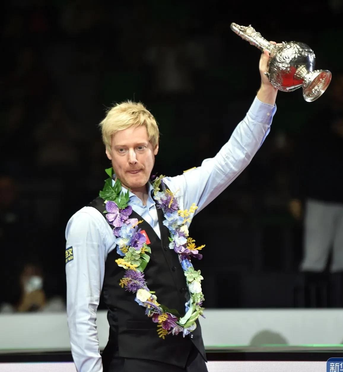 是球队背后 是球队背后